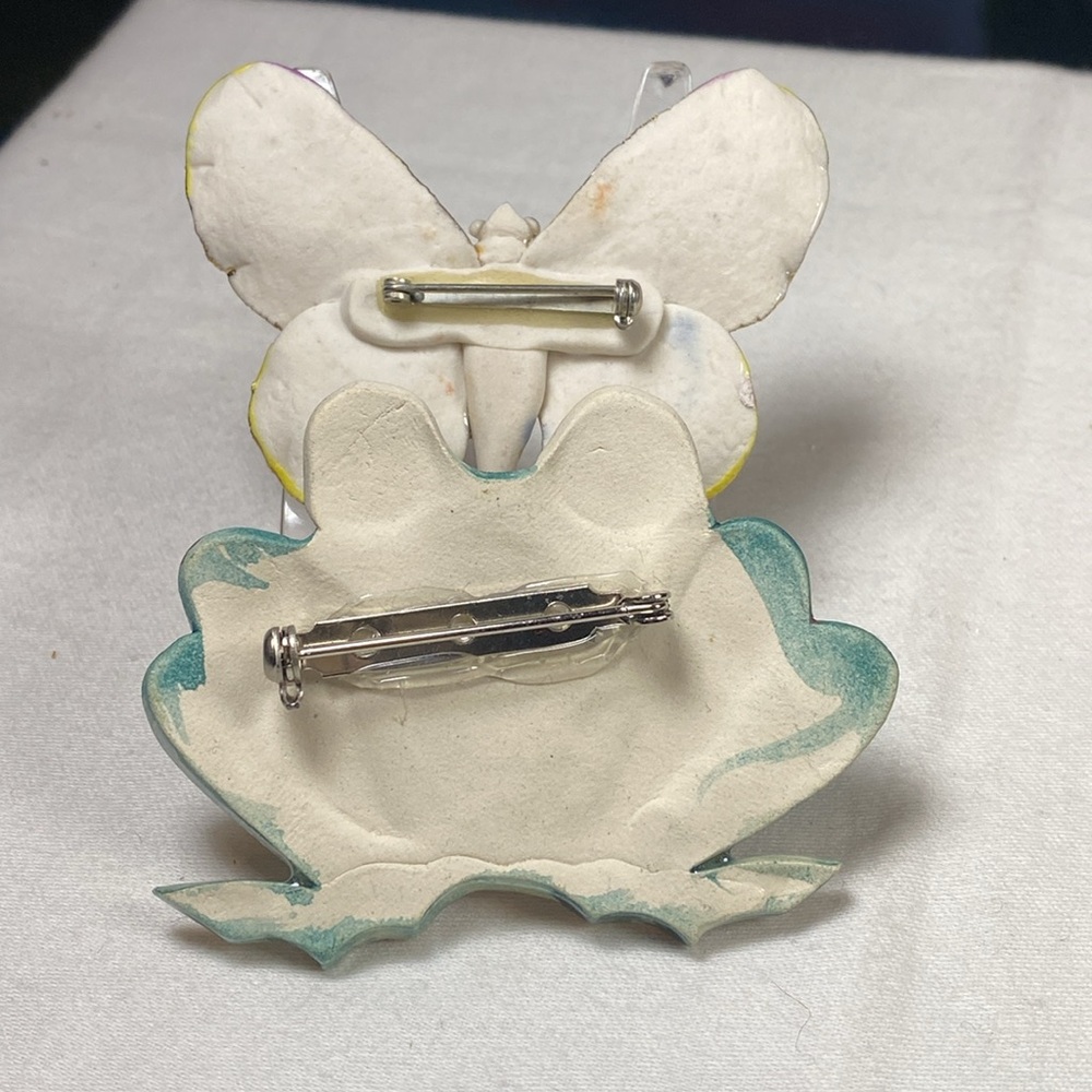 Two Ceramic Brooches - Picture 6 of 6